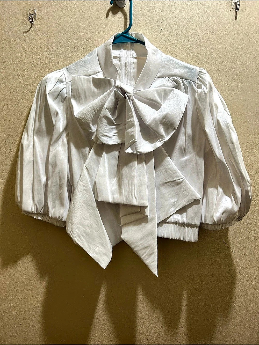 White Bow Front Puff Sleeve Blouse Like New